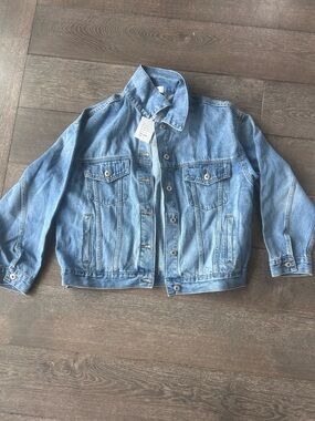 Classic Light Blue Denim Jacket - Women